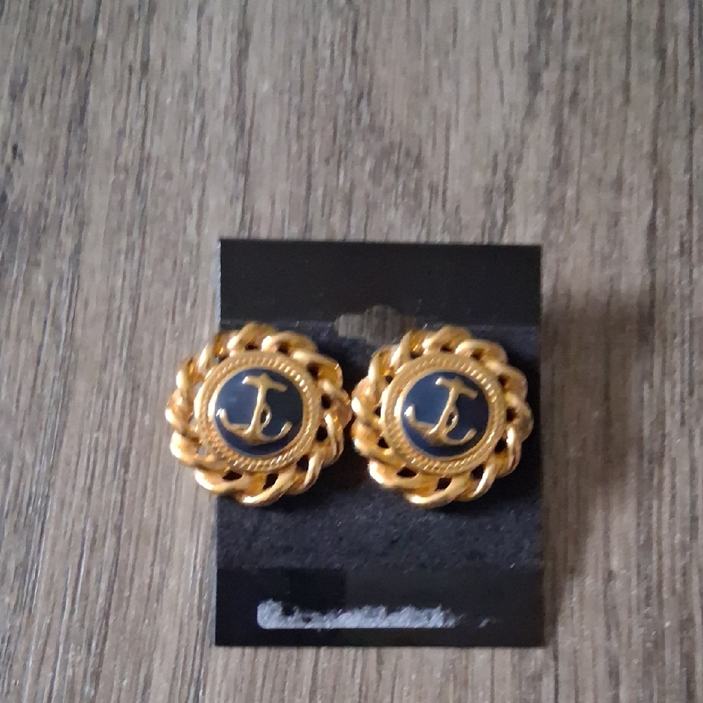 Elegant Gold and Black Earrings